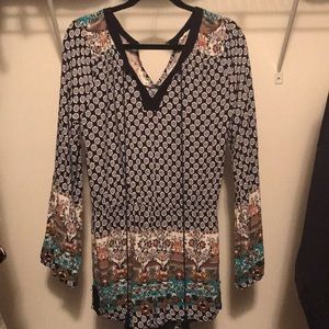 Light weight, multicolored romper